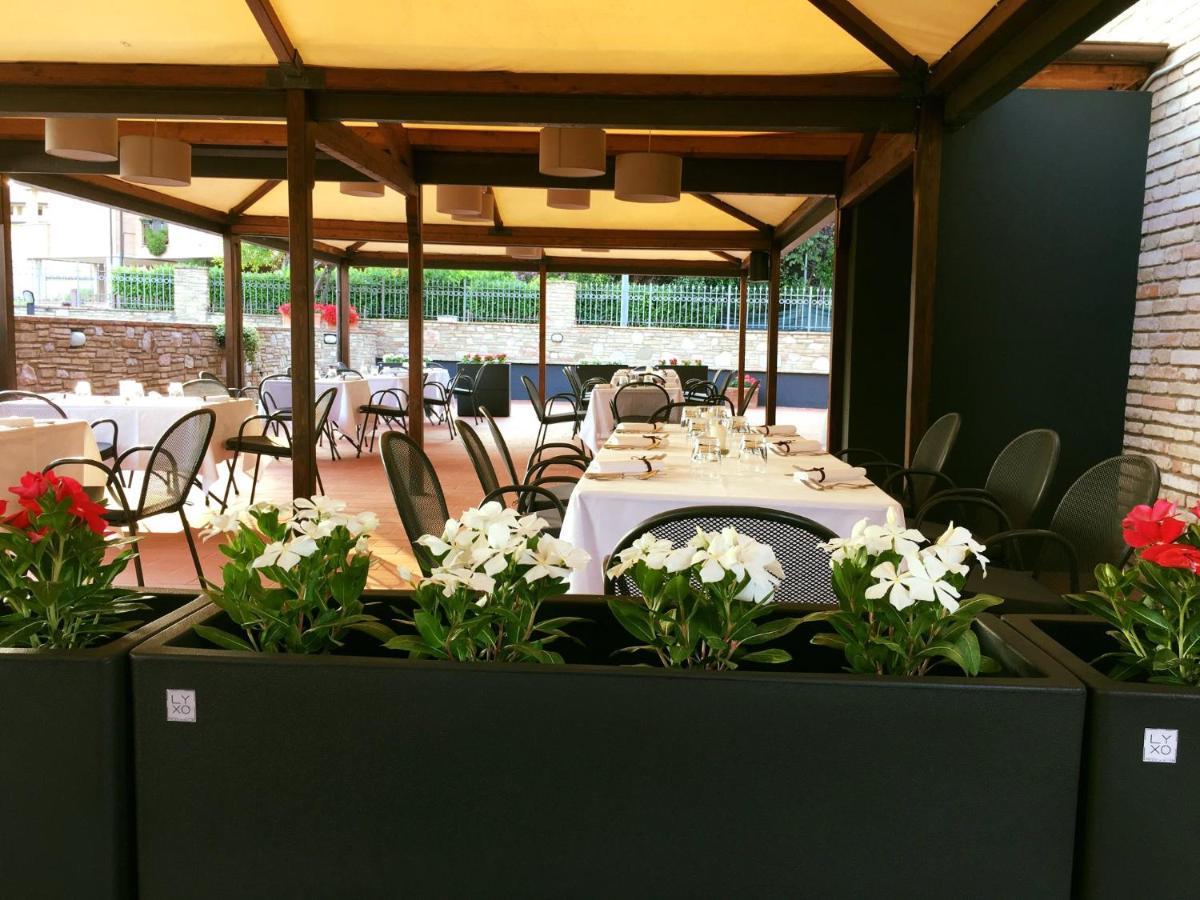 Locanda Giustini Ассизи Экстерьер фото